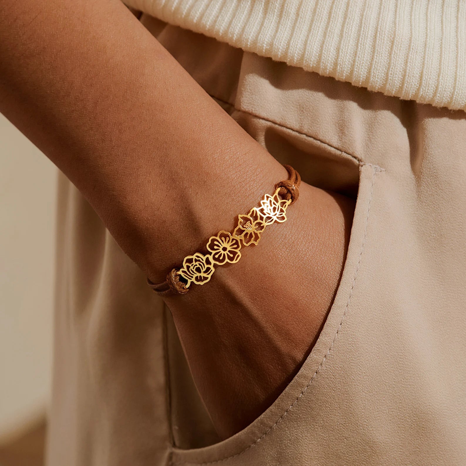 Lovecriana Family Birth Flower Bracelet