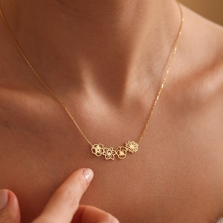 Lovecriana Dainty Birth Flower Necklace,Birth flower Family Gift