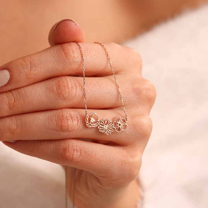 Lovecriana Dainty Birth Flower Necklace,Birth flower Family Gift