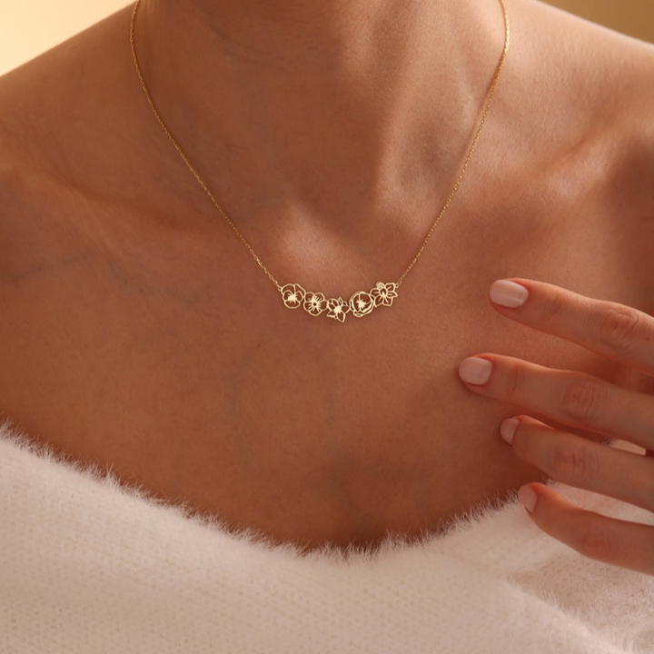 Lovecriana Dainty Birth Flower Necklace,Birth flower Family Gift